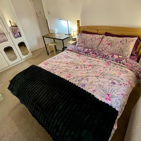 Vernon Place Town Centre, Vernon Cottage 3-Bed With Parking, 1A Vernon Court 2-Bed With Parking, 1B Studio No Parking, Off The High Street Next To Sandford Park Cheltenham Ngoại thất bức ảnh