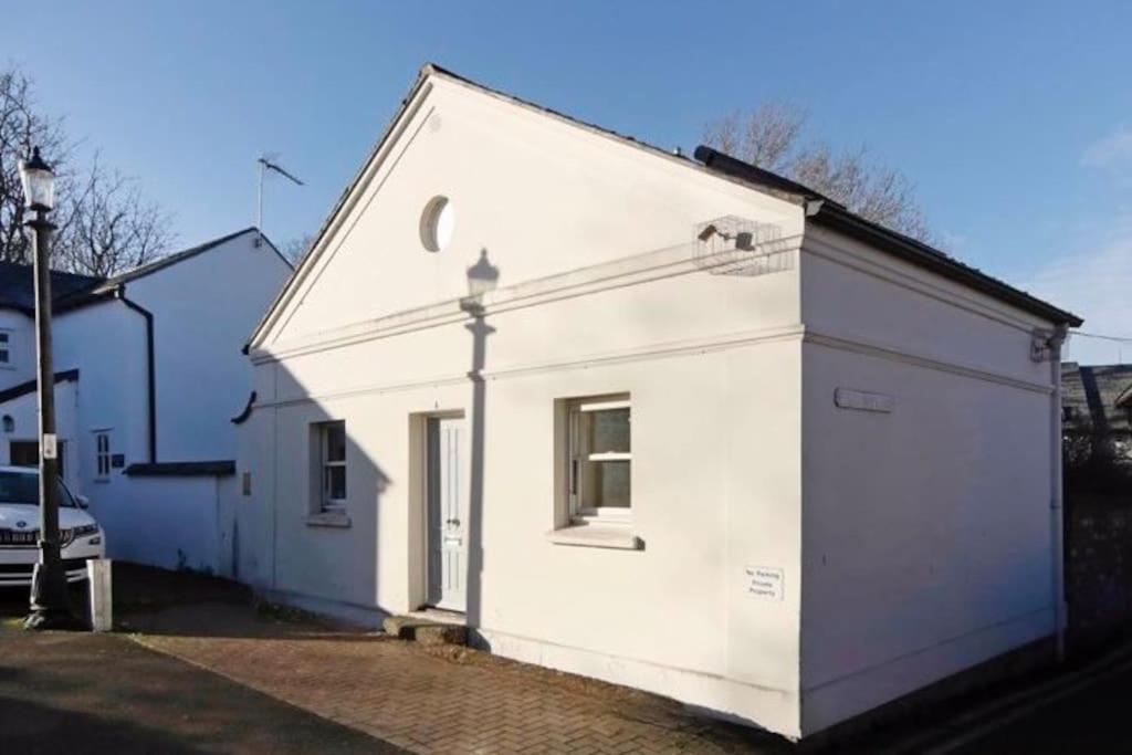Vernon Place Town Centre, Vernon Cottage 3-Bed With Parking, 1A Vernon Court 2-Bed With Parking, 1B Studio No Parking, Off The High Street Next To Sandford Park Cheltenham Ngoại thất bức ảnh