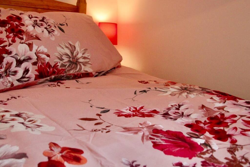 Vernon Place Town Centre, Vernon Cottage 3-Bed With Parking, 1A Vernon Court 2-Bed With Parking, 1B Studio No Parking, Off The High Street Next To Sandford Park Cheltenham Ngoại thất bức ảnh