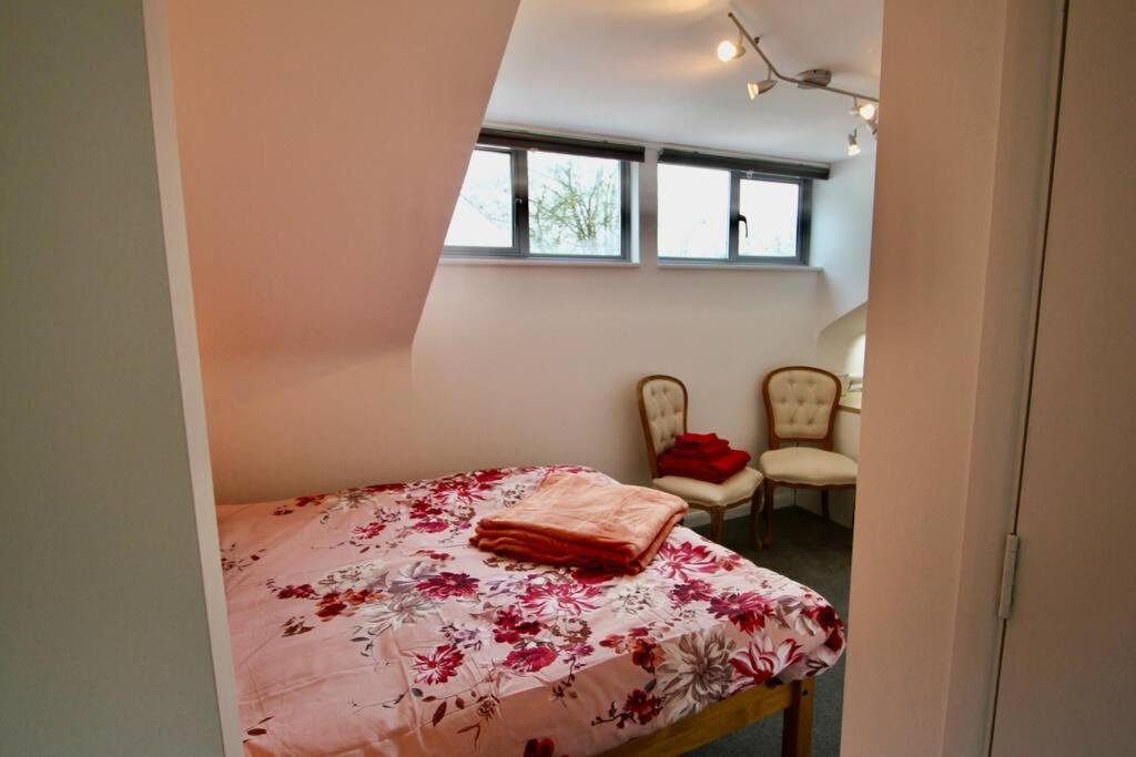 Vernon Place Town Centre, Vernon Cottage 3-Bed With Parking, 1A Vernon Court 2-Bed With Parking, 1B Studio No Parking, Off The High Street Next To Sandford Park Cheltenham Ngoại thất bức ảnh