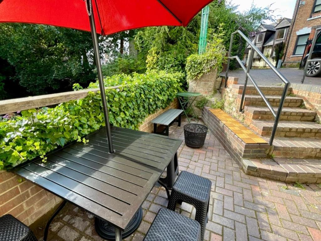Vernon Place Town Centre, Vernon Cottage 3-Bed With Parking, 1A Vernon Court 2-Bed With Parking, 1B Studio No Parking, Off The High Street Next To Sandford Park Cheltenham Ngoại thất bức ảnh