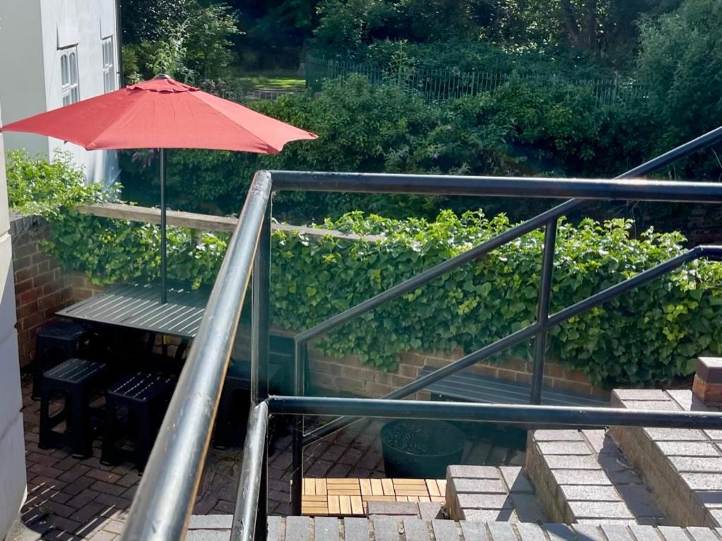 Vernon Place Town Centre, Vernon Cottage 3-Bed With Parking, 1A Vernon Court 2-Bed With Parking, 1B Studio No Parking, Off The High Street Next To Sandford Park Cheltenham Ngoại thất bức ảnh