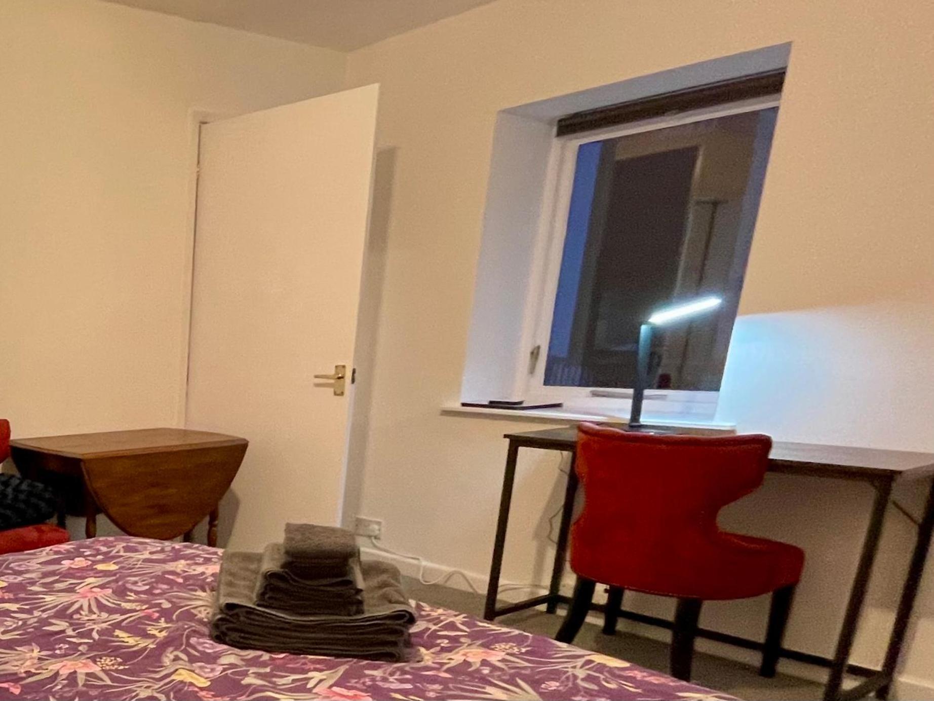 Vernon Place Town Centre, Vernon Cottage 3-Bed With Parking, 1A Vernon Court 2-Bed With Parking, 1B Studio No Parking, Off The High Street Next To Sandford Park Cheltenham Ngoại thất bức ảnh