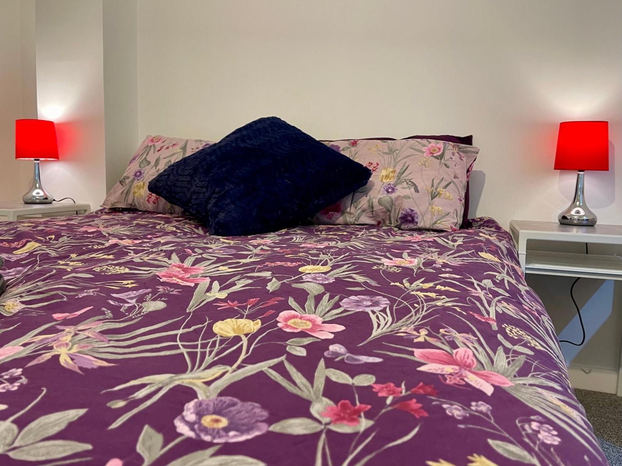Vernon Place Town Centre, Vernon Cottage 3-Bed With Parking, 1A Vernon Court 2-Bed With Parking, 1B Studio No Parking, Off The High Street Next To Sandford Park Cheltenham Ngoại thất bức ảnh