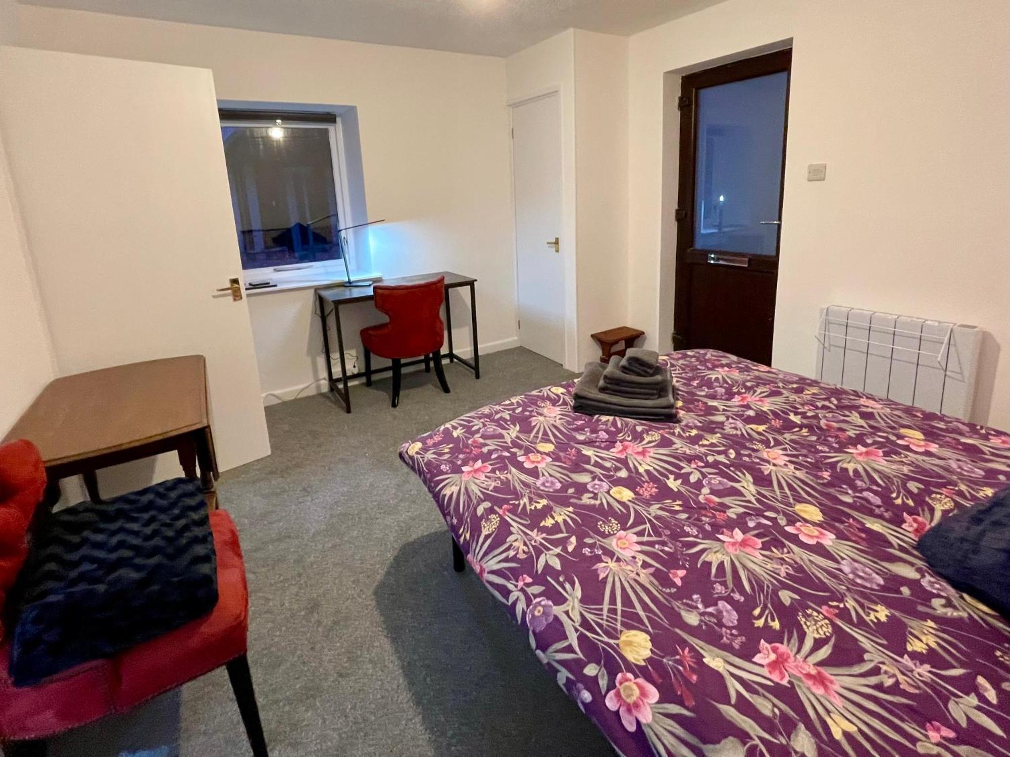 Vernon Place Town Centre, Vernon Cottage 3-Bed With Parking, 1A Vernon Court 2-Bed With Parking, 1B Studio No Parking, Off The High Street Next To Sandford Park Cheltenham Ngoại thất bức ảnh