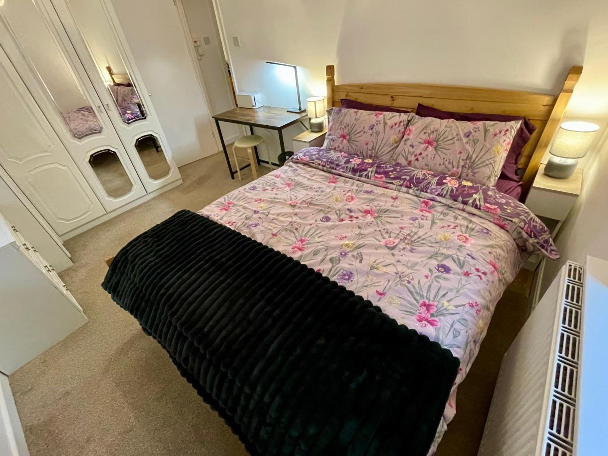 Vernon Place Town Centre, Vernon Cottage 3-Bed With Parking, 1A Vernon Court 2-Bed With Parking, 1B Studio No Parking, Off The High Street Next To Sandford Park Cheltenham Ngoại thất bức ảnh
