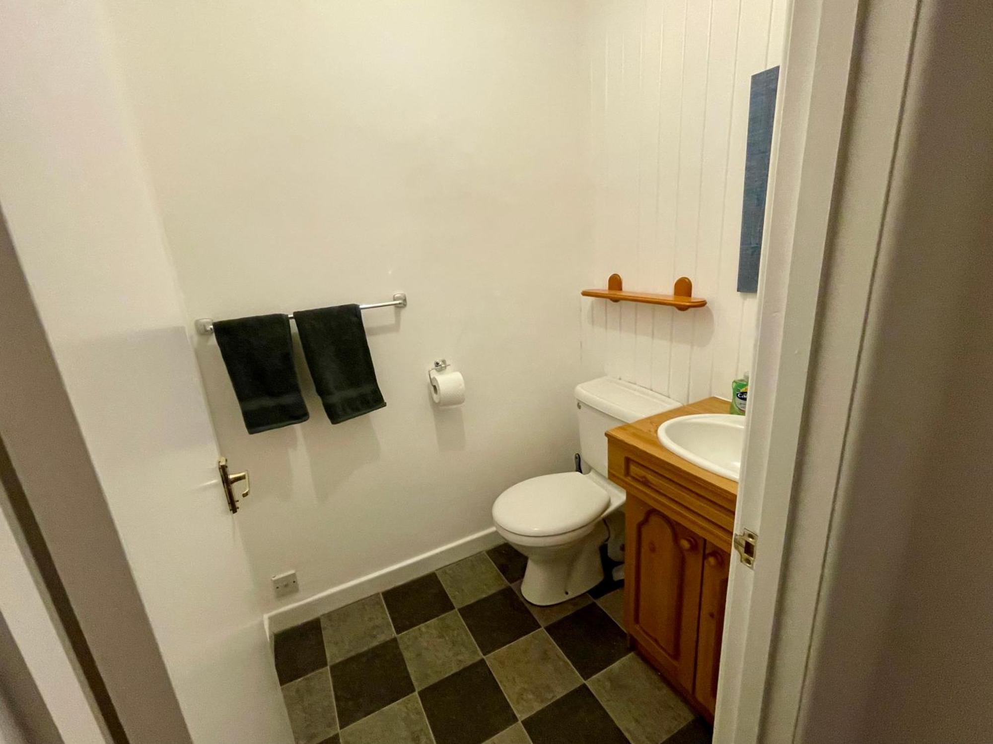Vernon Place Town Centre, Vernon Cottage 3-Bed With Parking, 1A Vernon Court 2-Bed With Parking, 1B Studio No Parking, Off The High Street Next To Sandford Park Cheltenham Ngoại thất bức ảnh