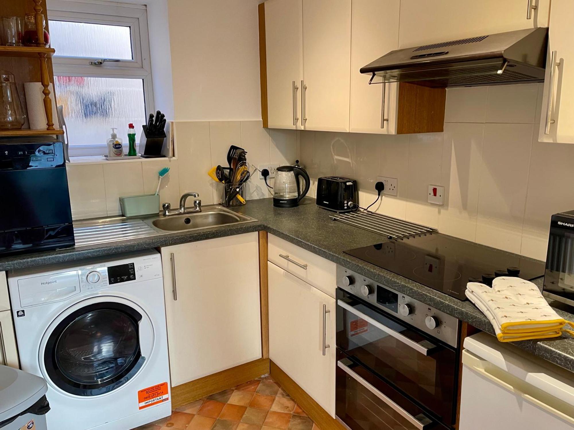 Vernon Place Town Centre, Vernon Cottage 3-Bed With Parking, 1A Vernon Court 2-Bed With Parking, 1B Studio No Parking, Off The High Street Next To Sandford Park Cheltenham Ngoại thất bức ảnh