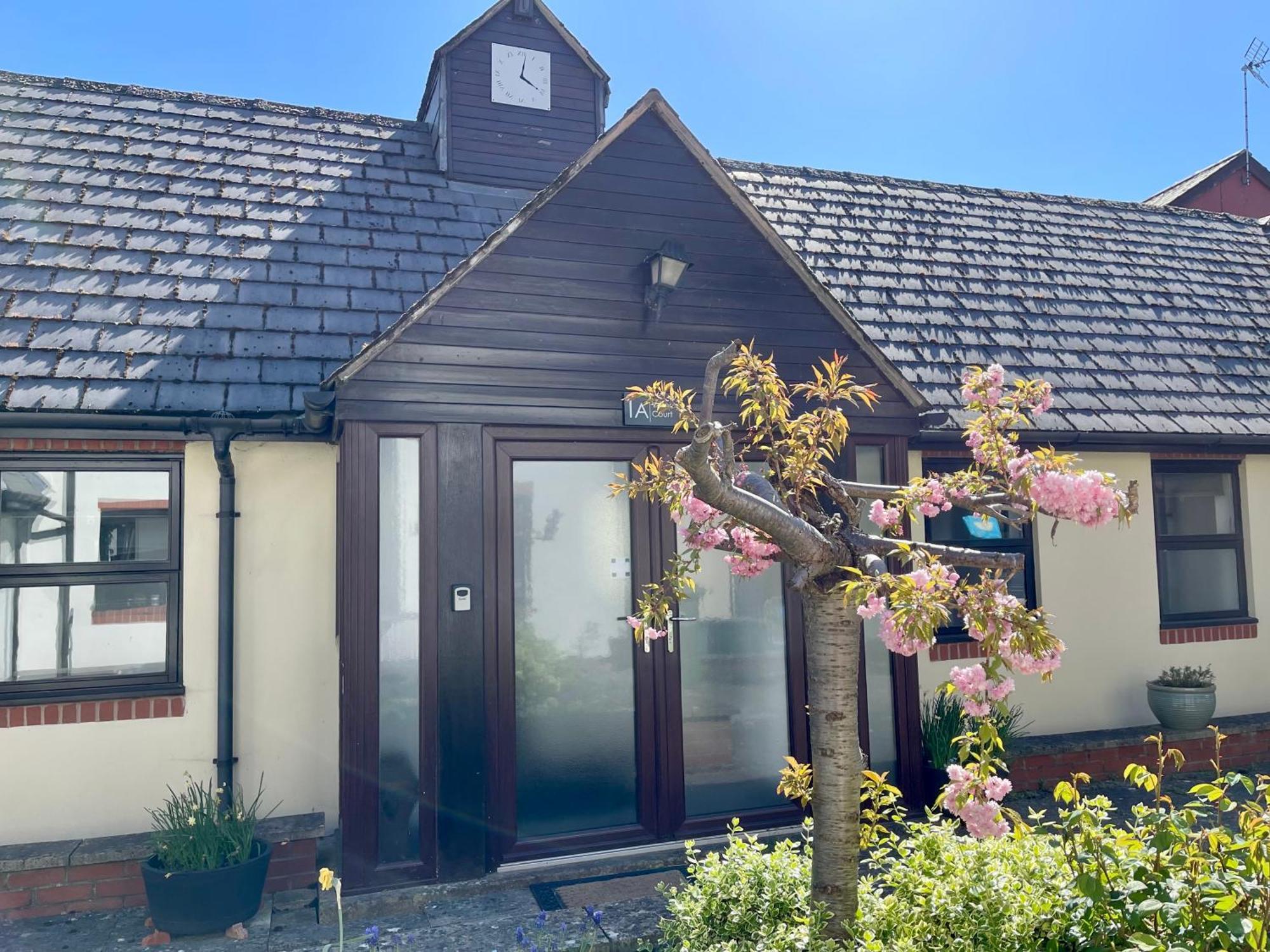 Vernon Place Town Centre, Vernon Cottage 3-Bed With Parking, 1A Vernon Court 2-Bed With Parking, 1B Studio No Parking, Off The High Street Next To Sandford Park Cheltenham Ngoại thất bức ảnh